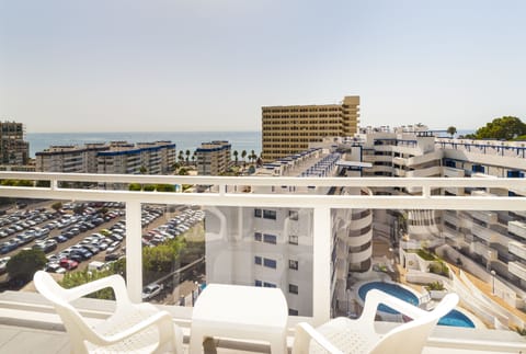 Family Room, Terrace | Blackout drapes, free WiFi, bed sheets