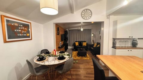 House | Dining