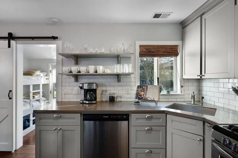 Well equipped Kitchen