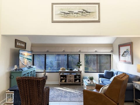 Tamarind 3BR Loft – Beach Vibes & Bay Views (4917)