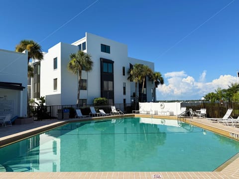 Tamarind Gulf & Bay 1BR w/ Pool & Beach Access (4511)