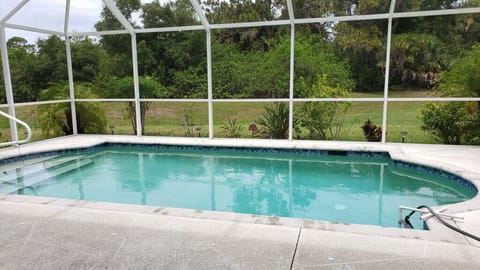 Peaceful Pool Escape – Close to Beach & Fun (299)