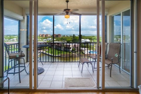 2BR – Penthouse, Pool, Beach & Water Views (169)