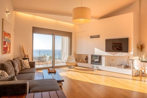 House | 4 bedrooms, desk