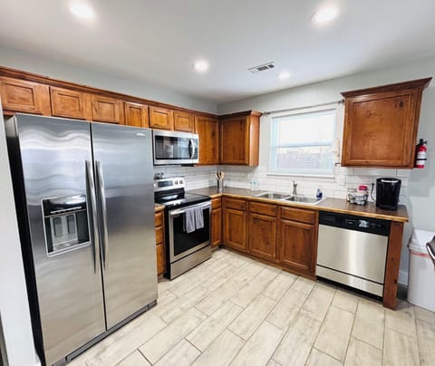 This fully equipped kitchen for a GREAT DINNER.