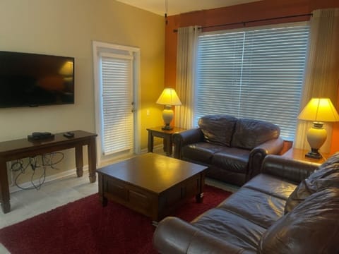 Living Room (Angle)
50" TV