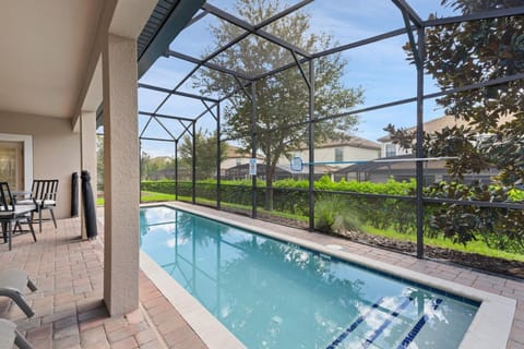 Patio (Angle)