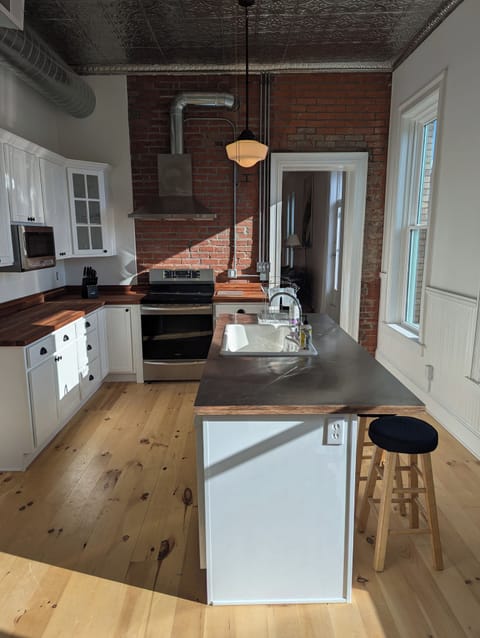 Fully equipped for all your cooking needs
