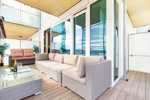 Luxury Apartment, Ocean View | 2 bedrooms, blackout drapes, iron/ironing board, free WiFi