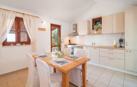 House, Garden View | Private kitchen | Electric kettle