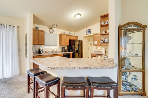 House (2 Bedrooms) | Interior