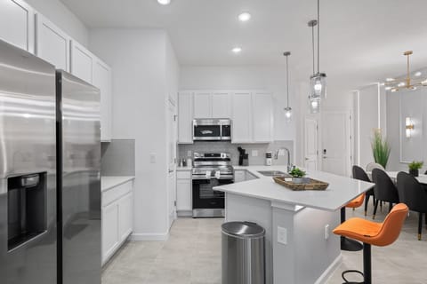 Fully-equipped kitchen