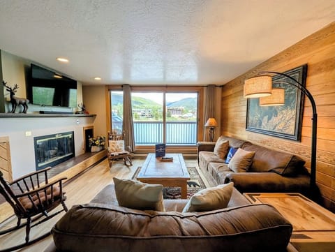 Relaxing Lakeside condo Keystone