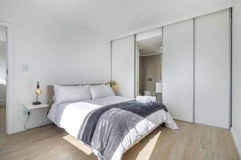 House | 1 bedroom, soundproofing, Internet