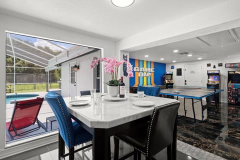 seating for 11 in main house