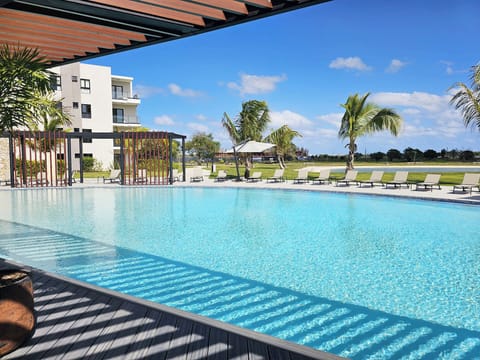 Building's Area Pool 1- Downstairs