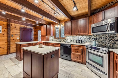 Kitchen:  Well-equipped kitchen, updated appliances, drip coffee maker, Crockpot, blender, toaster 
