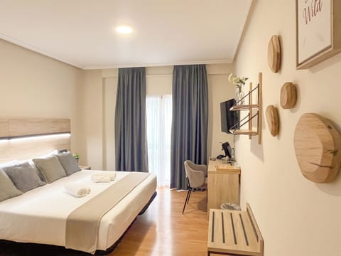 Superior Double Room | Desk, laptop workspace, soundproofing