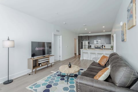 Cozysuites l Luxe 2BR in Downtown Cincinnati