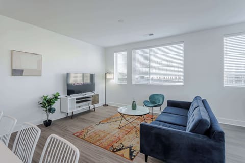 Cozysuites | Luxe 2BR in Downtown Cincinnati #5