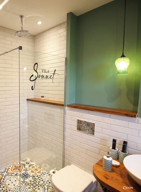 Deluxe Twin Room, City View | Bathroom | Shower, hair dryer, bathrobes, soap