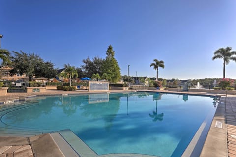 Apartment (4 Bedrooms) | Front of property