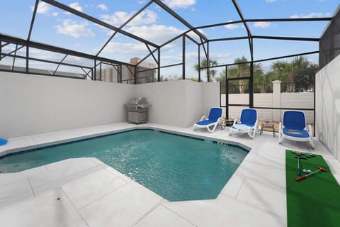 Private Pool & Patio