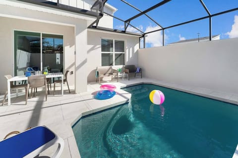 Private Pool & Patio