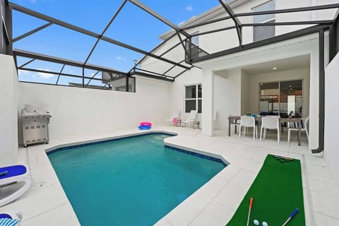 Private Pool & Patio