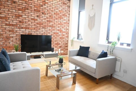 Spacious living room