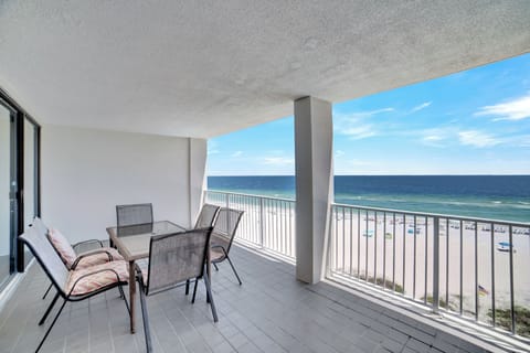 Welcome to Pelican Pointe 805!