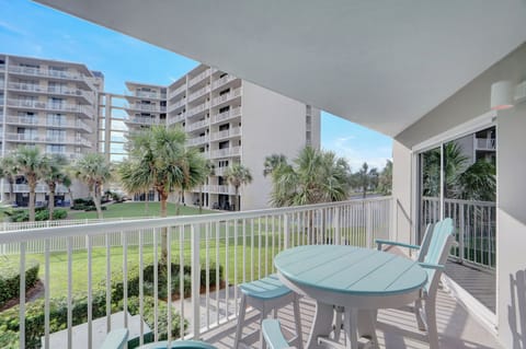 Private balcony at Tradewinds 106