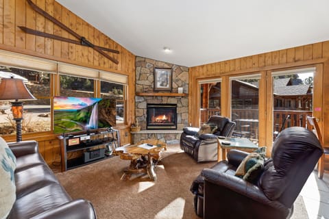 B3 Deluxe Living Room