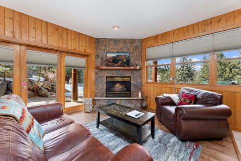 D1 Deluxe Living Room