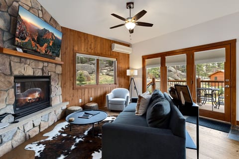 F10 Deluxe Living Room