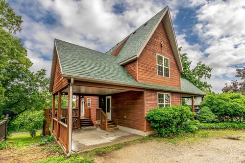 Lampe Vacation Rental | 4BR | 2BA | 1,531 Sq Ft | Stairs Required