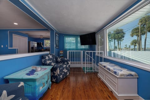 Second Floor Sitting Area (2)