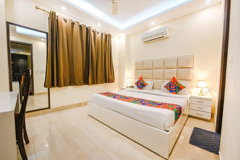 Egyptian cotton sheets, premium bedding, free WiFi, bed sheets