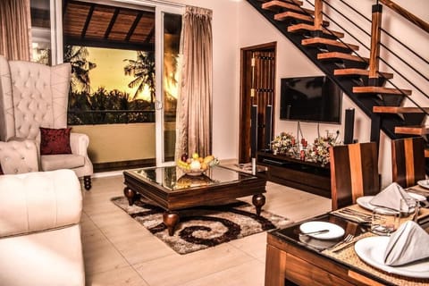 Luxury Apartment, Kitchen, Lagoon View | Living area