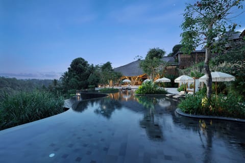 Pool waterfall