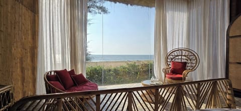 Luxury Double Room, Beach View | Soundproofing, free WiFi