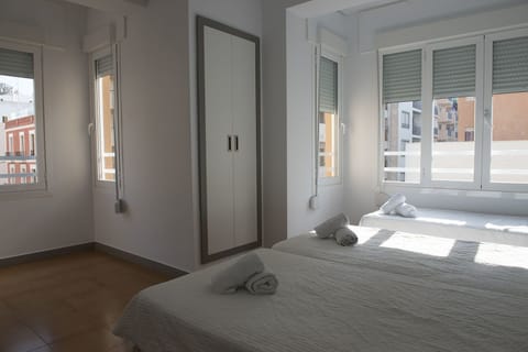 WiFi (free), bed sheets