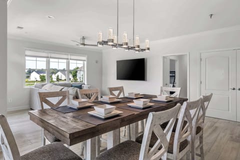 Dining room table fit for 8