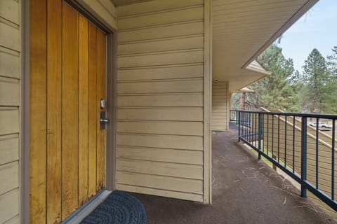 Entry with keyless entry  (2nd Floor)