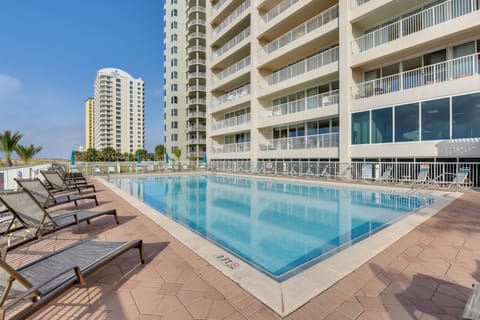 Navarre Vacation Rental | 2BR | 2BA | Elevator Access | 1,522 Sq Ft