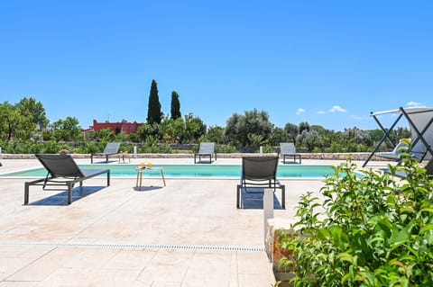 Building Exterior, Outdoor, Pool