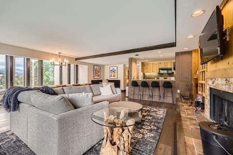 Condo, 4 Bedrooms | Living area | Smart TV
