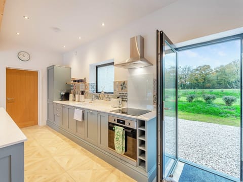 Kitchen/diner | OhSo Cabin, Exeter