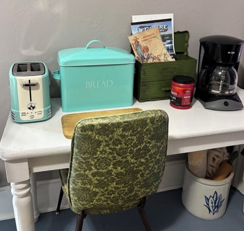 Toaster & coffee pot