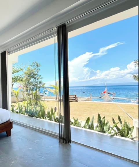Superior Room, Beach View | Room amenity